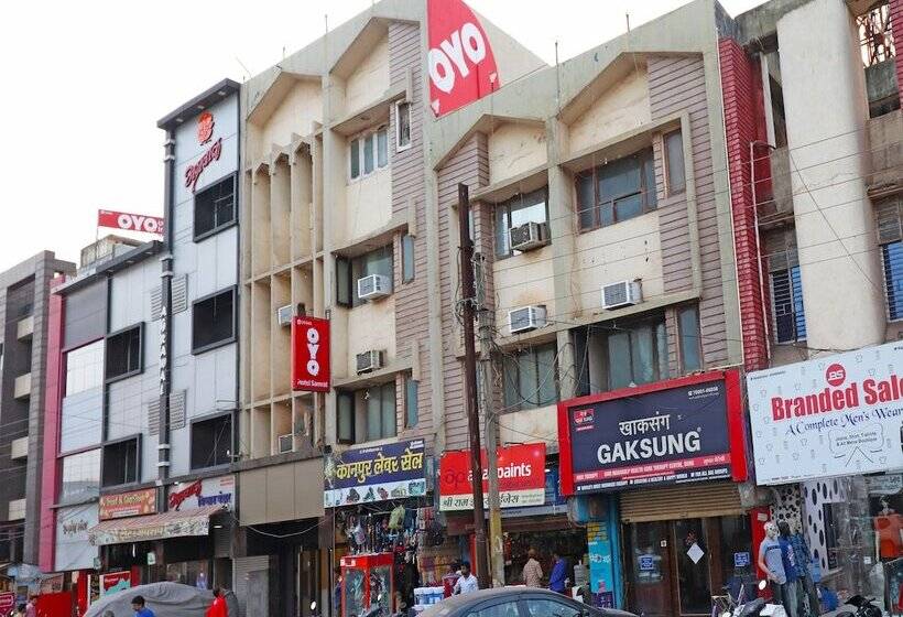 ホテル Samrat By Oyo Rooms