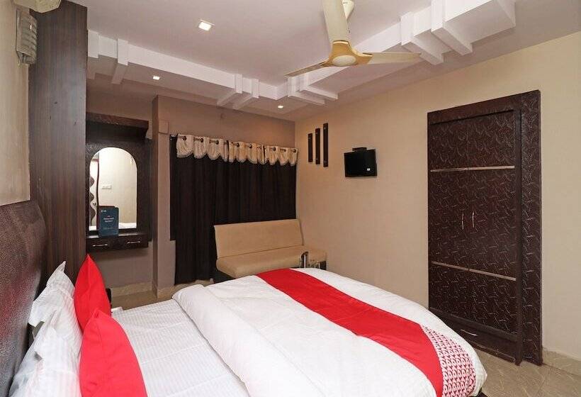 ホテル Samrat By Oyo Rooms