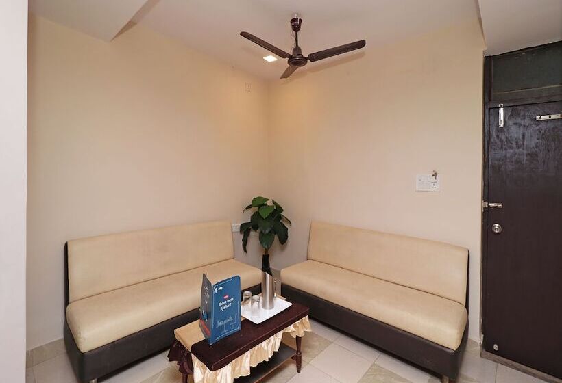 فندق Samrat By Oyo Rooms