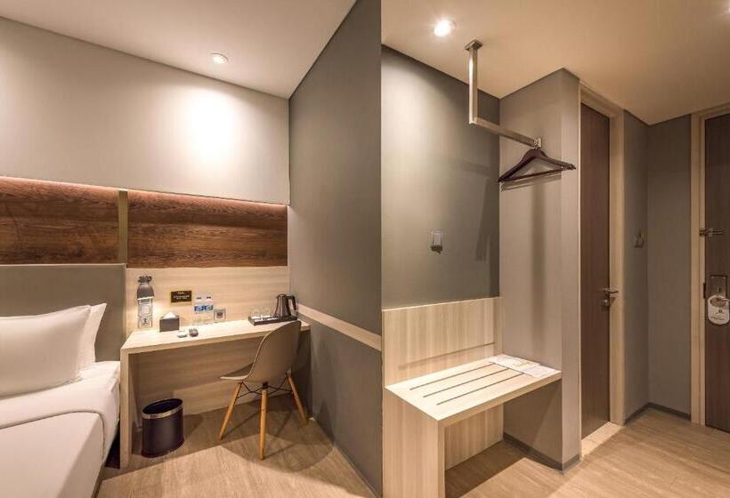 בית מלון כפרי Stanley Wahid Hasyim Jakarta