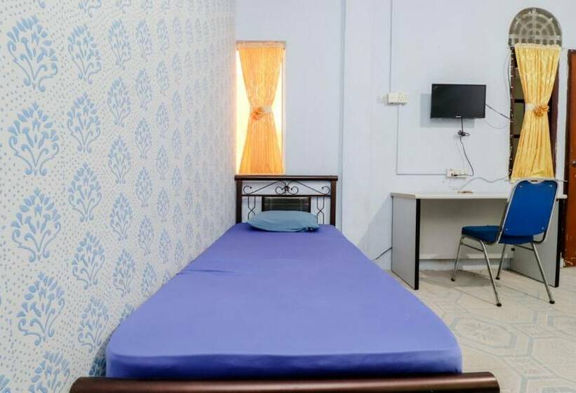 בית מלון כפרי Tachi Stay Guesthouse Syariah