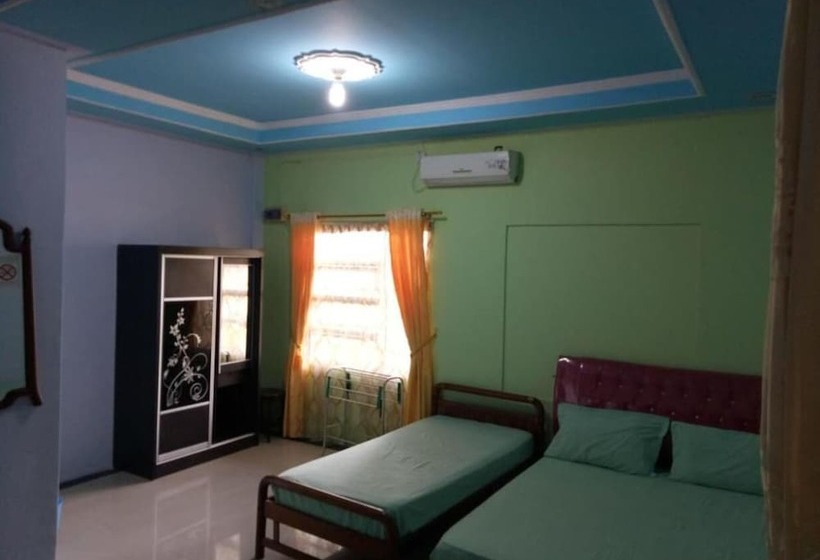 בית מלון כפרי Tachi Stay Guesthouse Syariah