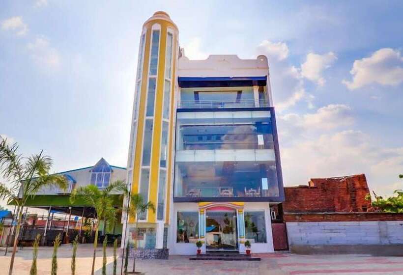 호텔 The Grand Bhavya Palace