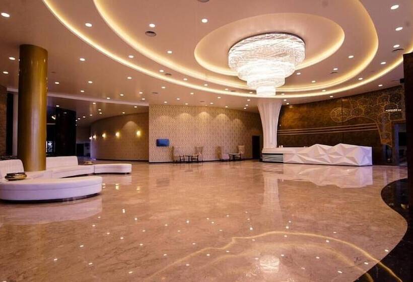 ホテル The Roman Park