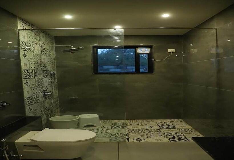 酒店 Van Vihar Farm & Resort