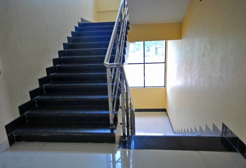 בית מלון כפרי White House