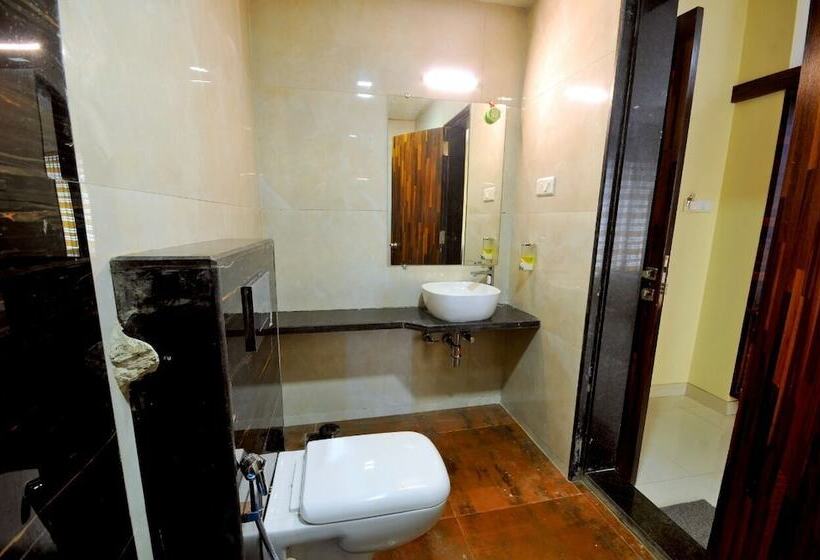 فندق White House