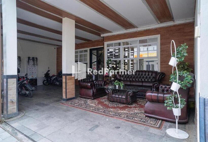 酒店 Yayah Rooms Bogor Syariah Mitra Reddoorz