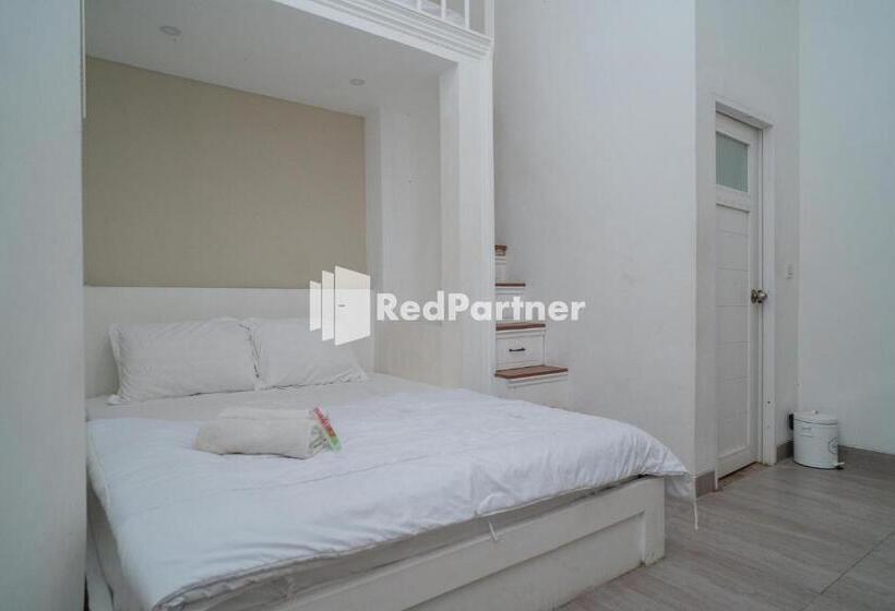 酒店 Yayah Rooms Bogor Syariah Mitra Reddoorz