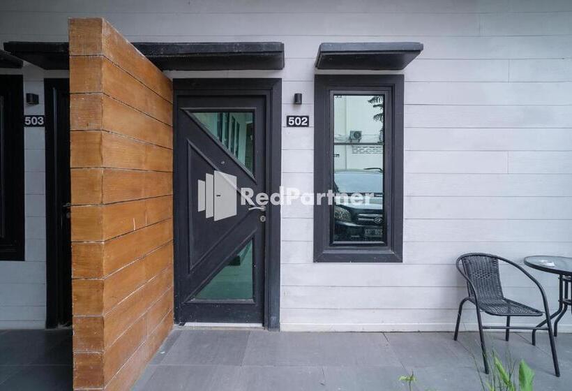 酒店 Yayah Rooms Bogor Syariah Mitra Reddoorz