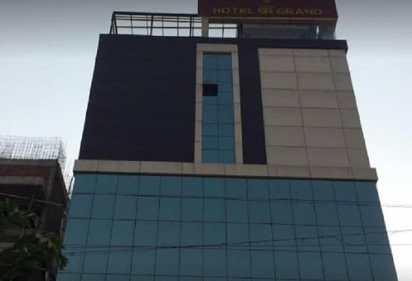 Iroomz Hotel Sr Grand