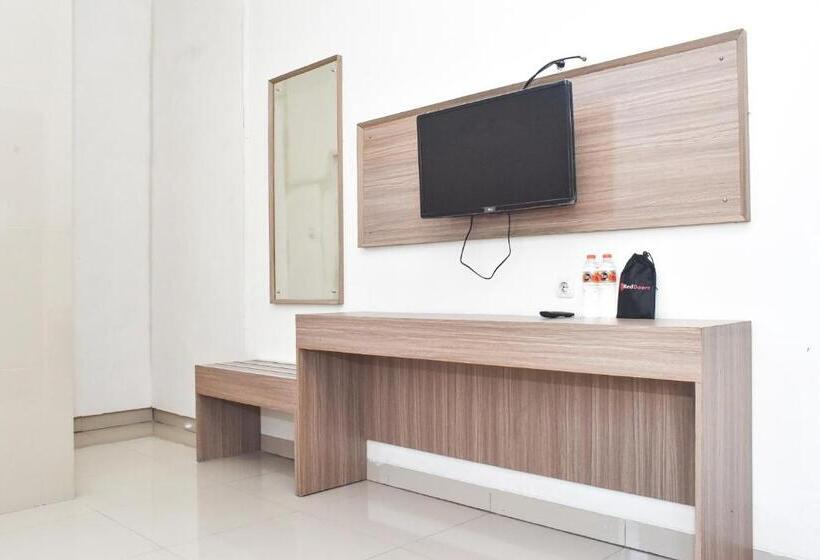 Мотель Reddoorz Near Alun Alun Wonosobo