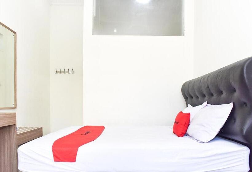 Мотель Reddoorz Near Alun Alun Wonosobo