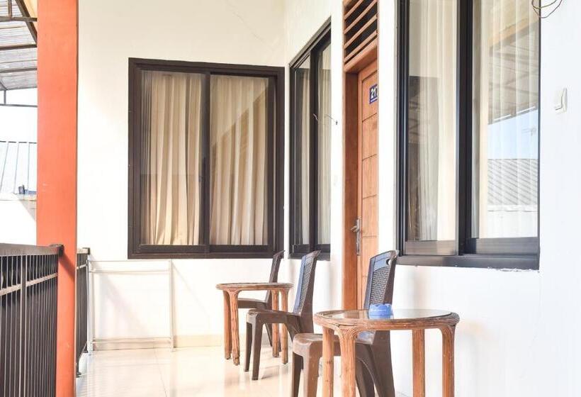 Мотель Reddoorz Near Alun Alun Wonosobo