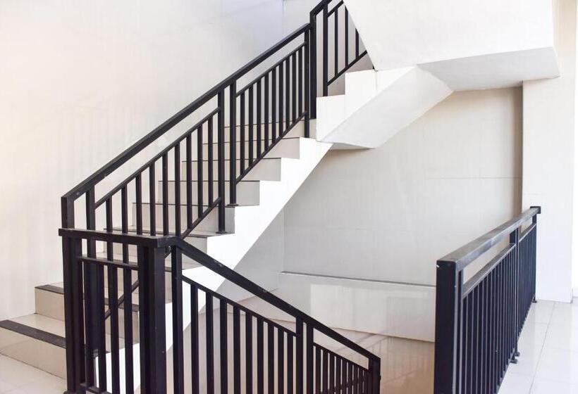 Мотель Reddoorz Near Alun Alun Wonosobo