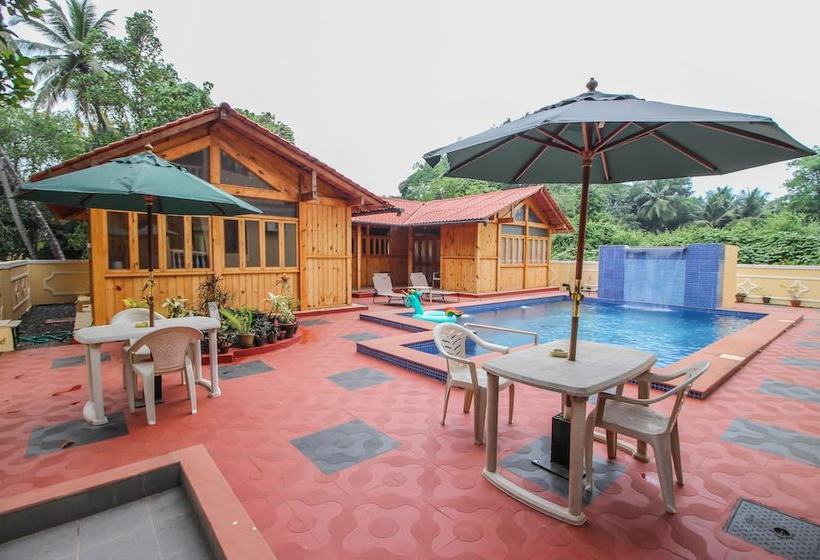 Oyo Home 10723 Pool View Studio