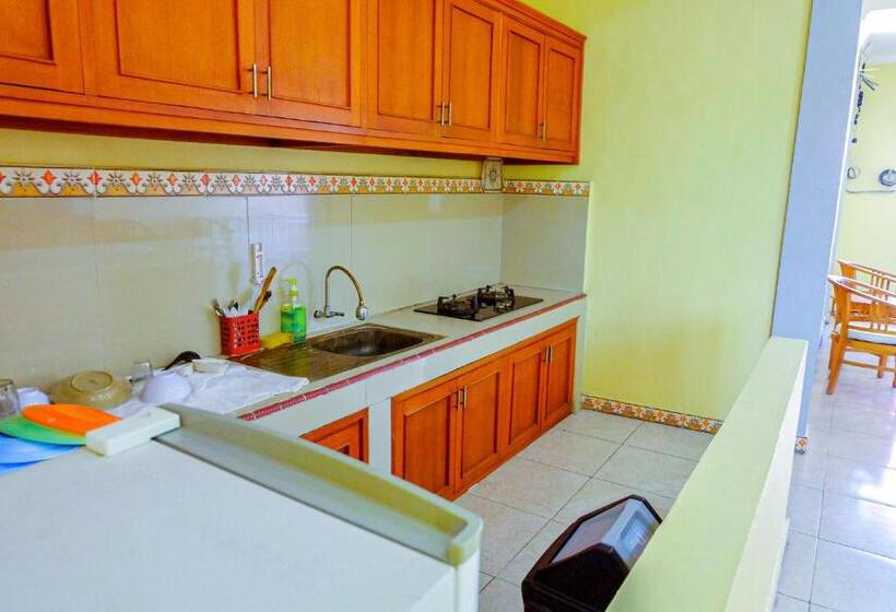 פנסיון Adi Homestay