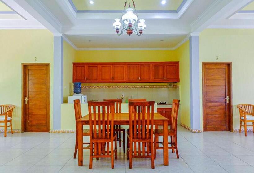 פנסיון Adi Homestay