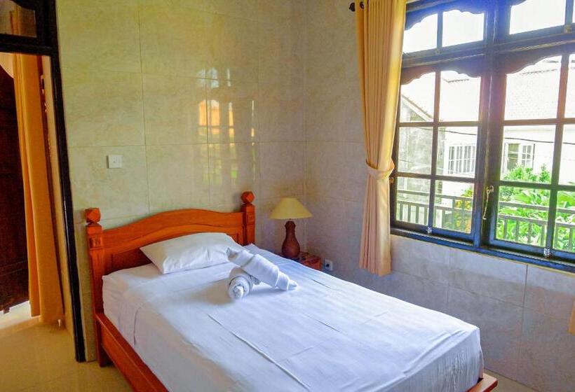 פנסיון Adi Homestay