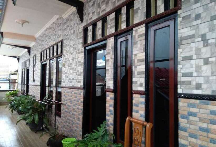 פנסיון Balqis Home Stay