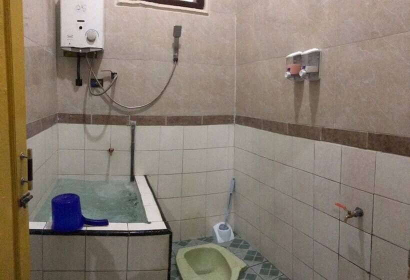 פנסיון Balqis Home Stay