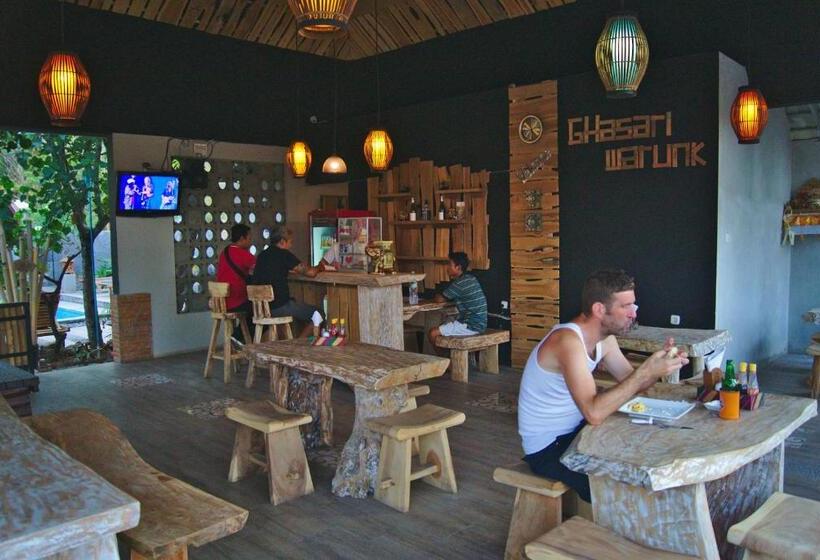 פנסיון Ghamed Sari