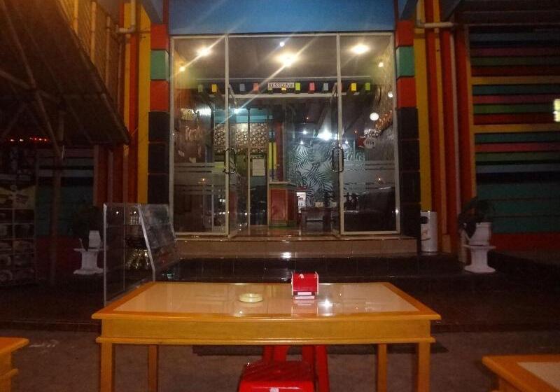 פנסיון Penginapan Hotel Mangir Asri