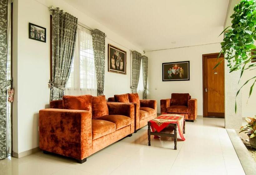 بنسيون Puri Gevana Guest House By Oyo