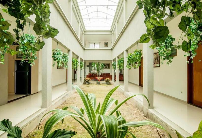 بنسيون Puri Gevana Guest House By Oyo