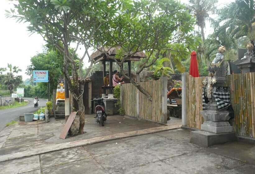 פנסיון Yunni Guesthouse