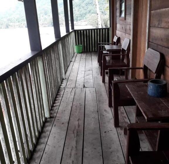 Общежитие Beach Guest House