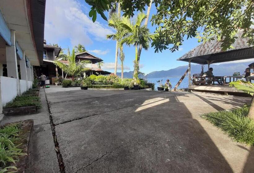 Общежитие Beach Guest House