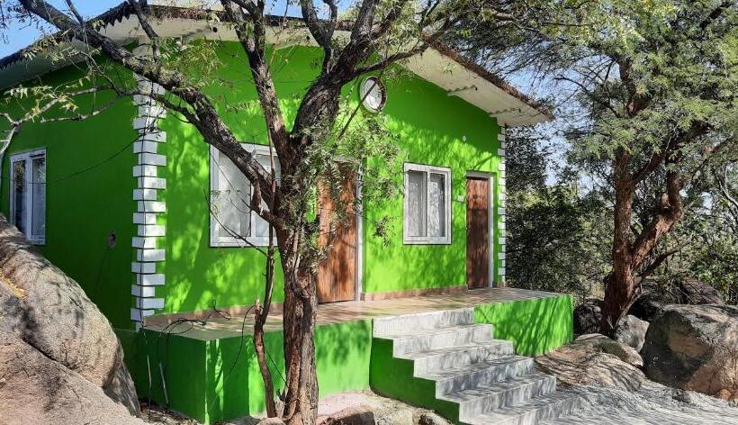 민박 Aranya Resort By Mrugavani