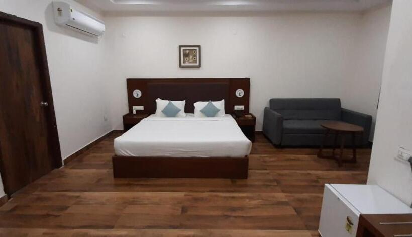 민박 Aranya Resort By Mrugavani