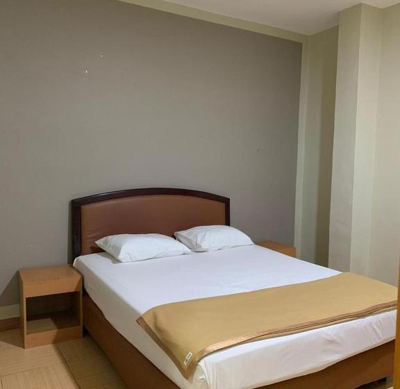 فندق Central City