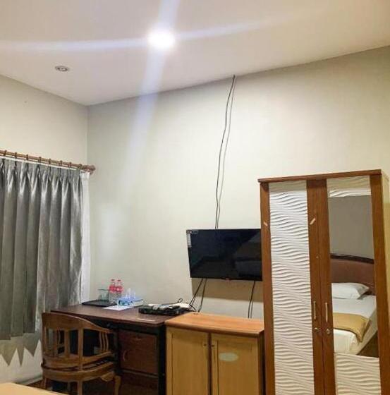 فندق Central City