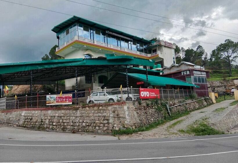 호텔 Friends Club Resort & Restaurant