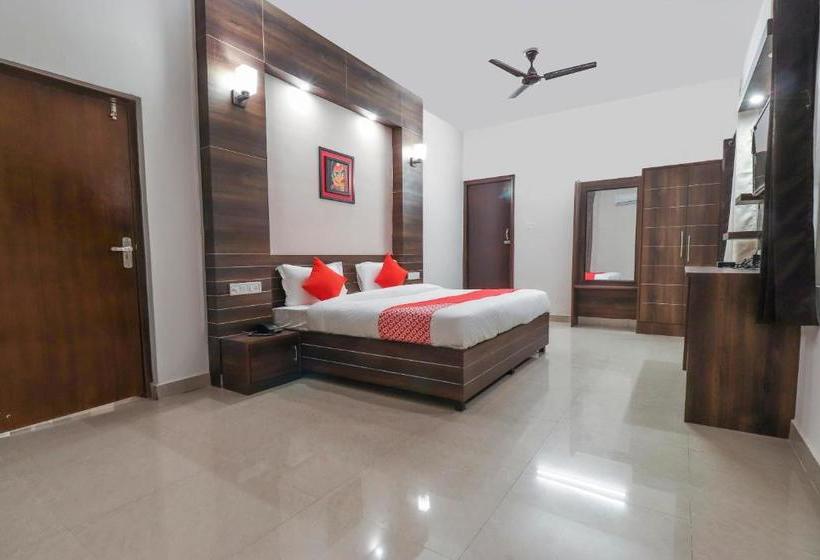 酒店 Oyo 64944 The Royal Palace