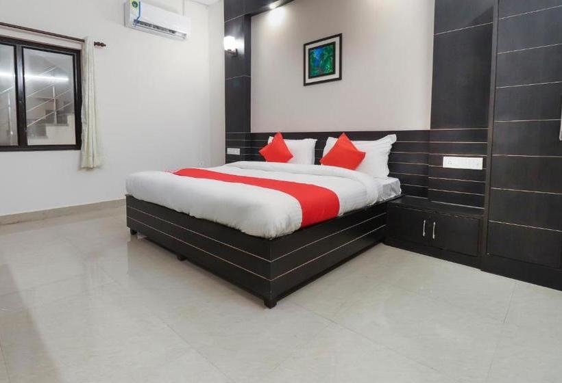 酒店 Oyo 64944 The Royal Palace