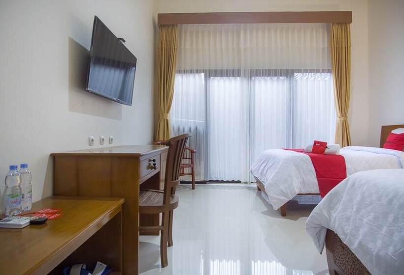 בית מלון כפרי Reddoorz Plus @ Pancer Door Beach