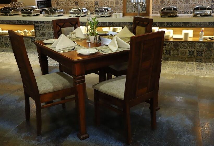 בית מלון כפרי Regenta Inn Morbi