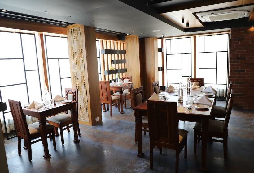 בית מלון כפרי Regenta Inn Morbi