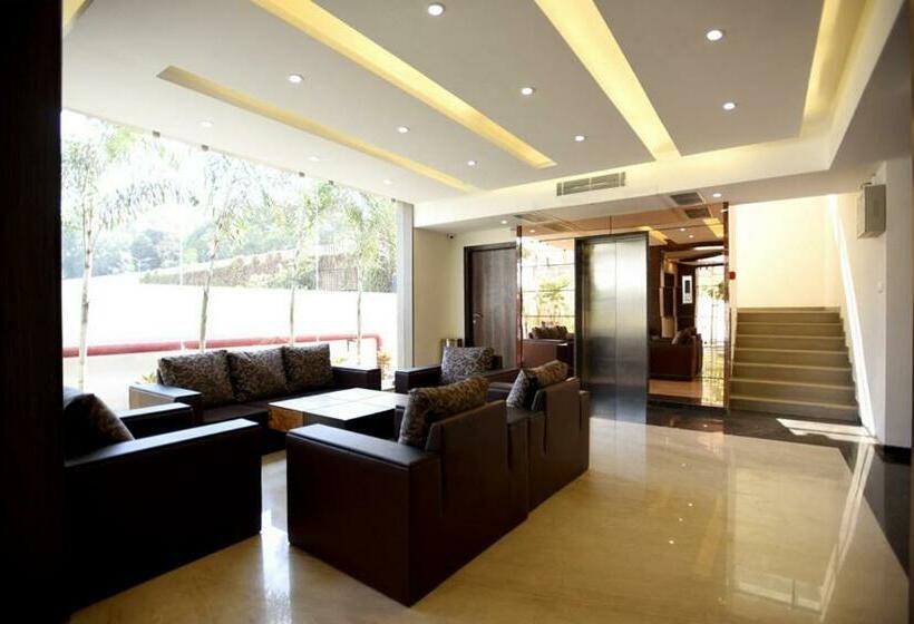 בית מלון כפרי Sach Regency