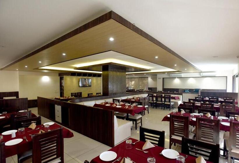 בית מלון כפרי Sach Regency