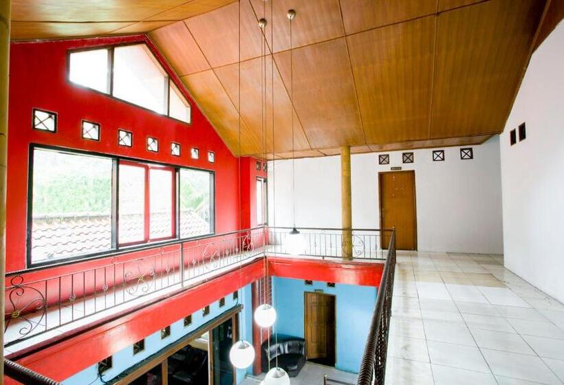 Spot On 2584 Hotel Karya Nunggal Asri