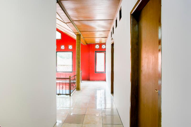 Spot On 2584 Hotel Karya Nunggal Asri