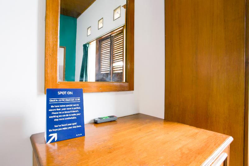 Spot On 2584 Hotel Karya Nunggal Asri