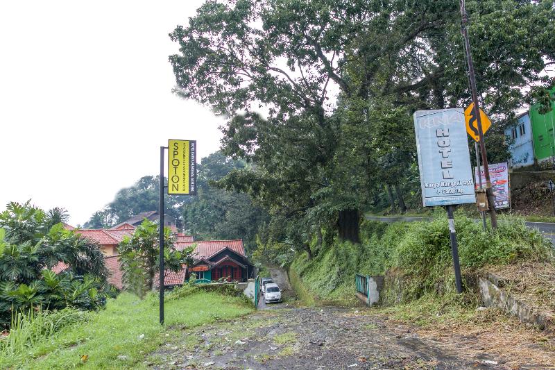 Spot On 2584 Hotel Karya Nunggal Asri