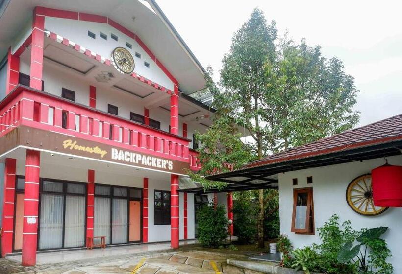 Отель Reddoorz Near Alun Alun Wonosobo 2