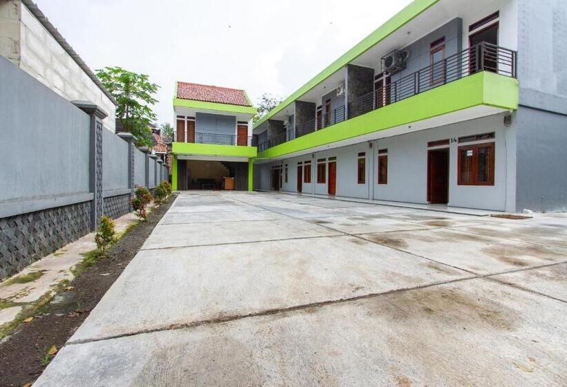 호텔 Spot On 2891 999 Guest House